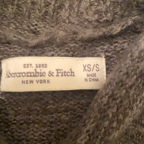 Super soft Abercrombie & Fitch cardigan - Picture 2 of 3